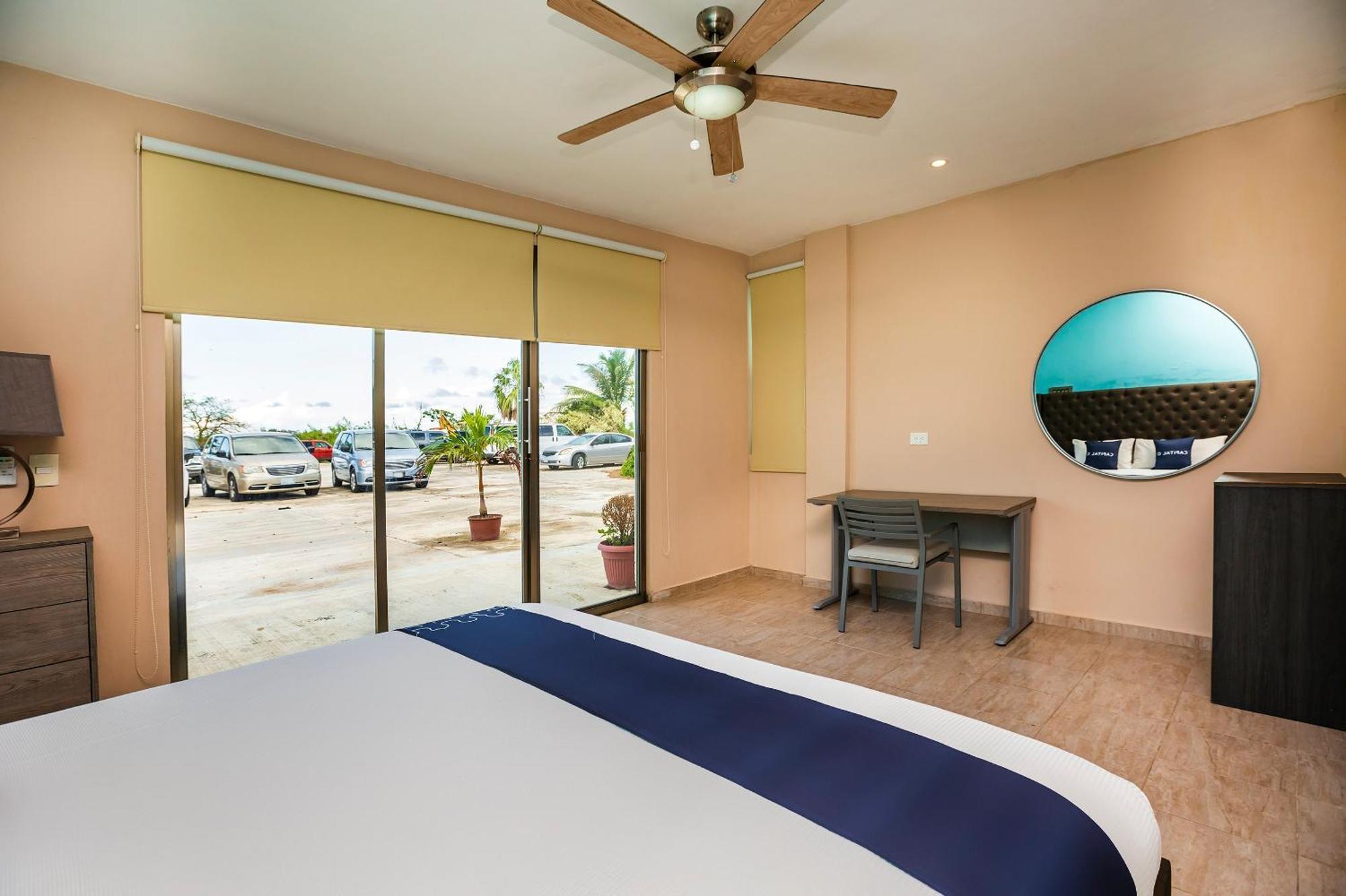 Capital O Cancun International Airport 24 7 Εξωτερικό φωτογραφία